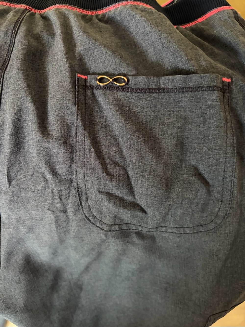 Cherokee infinity scrubs set - Picture 4 of 5